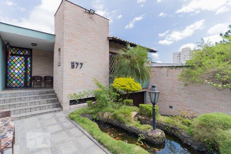 Casa para alugar com 702m², 7 quartos e 8 vagas Casa para alugar com 702m², 7 quartos e 8 vagasFrente