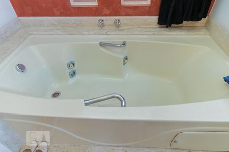 Casa para alugar com 702m², 7 quartos e 8 vagas Casa para alugar com 702m², 7 quartos e 8 vagasDetalhe banheiro