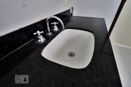 Casa de condomínio à venda com 180m², 3 quartos e 2 vagasBanheiro da Suíte 2