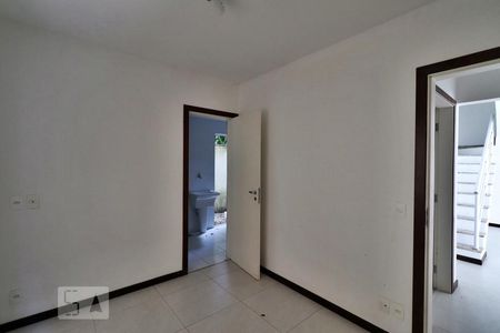 Casa de condomínio à venda com 180m², 3 quartos e 2 vagasQuarto de Serviço