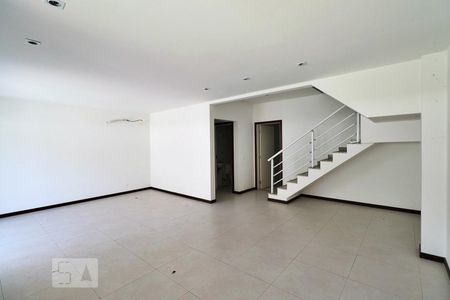 Sala de casa de condomínio à venda com 3 quartos, 180m² em Vargem Grande, Rio de Janeiro