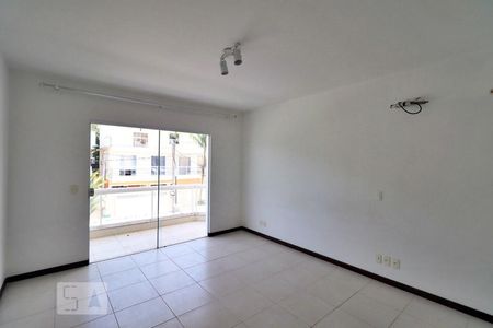 Casa de condomínio à venda com 180m², 3 quartos e 2 vagasSuíte 2