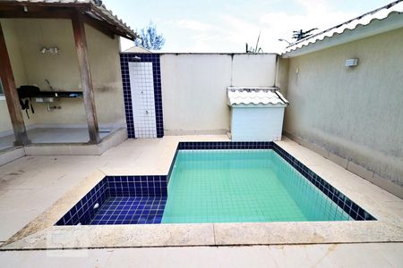 Casa de condomínio à venda com 180m², 3 quartos e 2 vagasÁrea Externa - Piscina