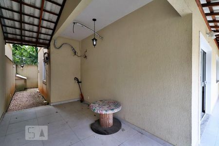 Casa de condomínio à venda com 180m², 3 quartos e 2 vagasGaragem