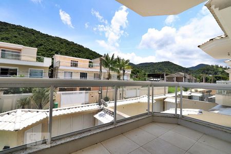 Casa de condomínio à venda com 180m², 3 quartos e 2 vagasVaranda da Suíte 2