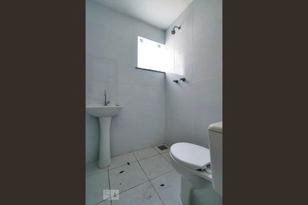 Casa de condomínio à venda com 180m², 3 quartos e 2 vagasBanheiro de Serviço