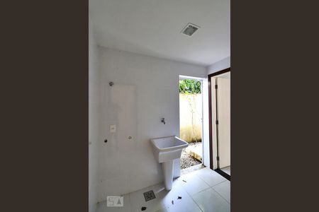 Casa de condomínio à venda com 180m², 3 quartos e 2 vagasÁrea de Serviço