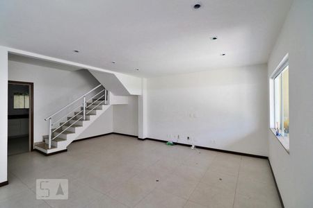 Sala de casa de condomínio à venda com 3 quartos, 180m² em Vargem Grande, Rio de Janeiro