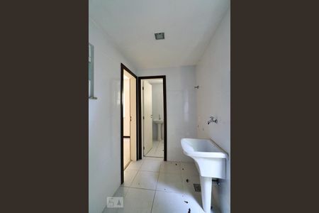 Casa de condomínio à venda com 180m², 3 quartos e 2 vagasÁrea de Serviço