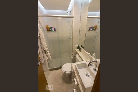 Banheiro de apartamento à venda com 3 quartos, 76m² em Jacarepaguá, Rio de Janeiro