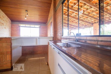 Cozinha de casa de condomínio para alugar com 2 quartos, 85m² em Setor Habitacional Jardim Botânico (lago Sul), Brasília