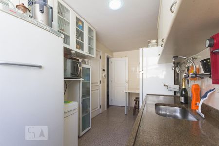 Apartamento para alugar com 142m², 3 quartos e 2 vagas Apartamento para alugar com 142m², 3 quartos e 2 vagasCozinha