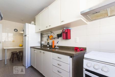 Apartamento para alugar com 142m², 3 quartos e 2 vagas Apartamento para alugar com 142m², 3 quartos e 2 vagasCozinha
