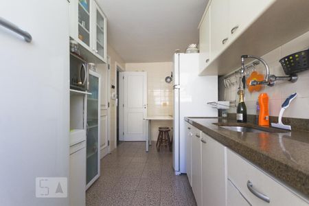 Cozinha de apartamento para alugar com 3 quartos, 142m² em Barra da Tijuca, Rio de Janeiro