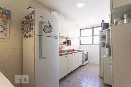 Apartamento para alugar com 142m², 3 quartos e 2 vagas Apartamento para alugar com 142m², 3 quartos e 2 vagasCozinha