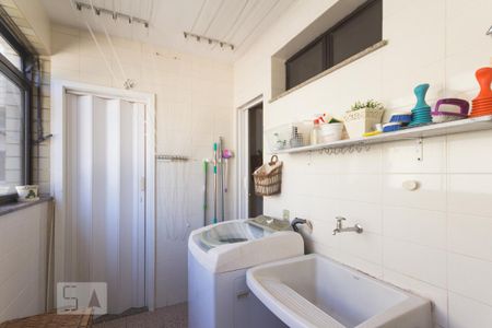 Apartamento para alugar com 142m², 3 quartos e 2 vagas Apartamento para alugar com 142m², 3 quartos e 2 vagasÁrea de Serviço