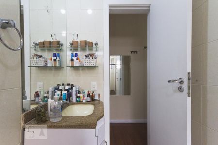 Apartamento para alugar com 142m², 3 quartos e 2 vagas Apartamento para alugar com 142m², 3 quartos e 2 vagasBanheiro da Suíte