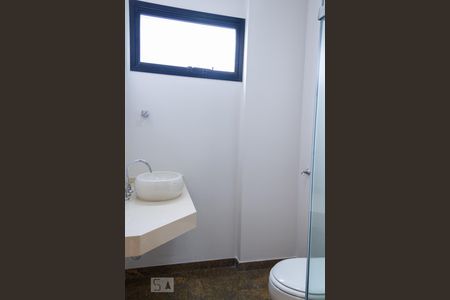 Apartamento para alugar com 299m², 4 quartos e 4 vagas Apartamento para alugar com 299m², 4 quartos e 4 vagasBanheiro da Suíte 1