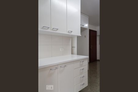 Apartamento para alugar com 299m², 4 quartos e 4 vagas Apartamento para alugar com 299m², 4 quartos e 4 vagasCozinha