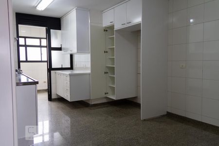 Apartamento para alugar com 299m², 4 quartos e 4 vagas Apartamento para alugar com 299m², 4 quartos e 4 vagasCozinha
