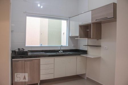 Casa de condomínio para alugar com 58m², 2 quartos e 1 vagacozinha