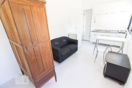 Kitnet/Studio para alugar com 1 quarto, 17m² em Novo Mundo, Curitiba