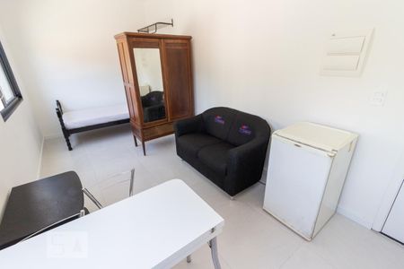 Kitnet/Studio para alugar com 1 quarto, 17m² em Novo Mundo, Curitiba