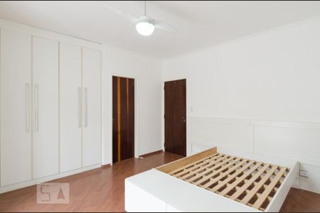 Quarto da suíte de casa para alugar com 3 quartos, 140m² em Jordanópolis, São Bernardo do Campo