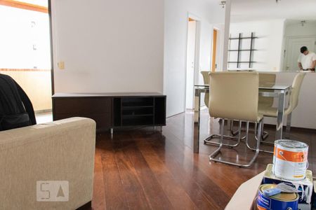 Sala de apartamento à venda com 3 quartos, 73m² em Vila Gumercindo, São Paulo