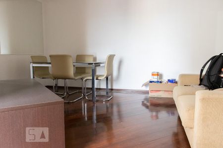 Sala de apartamento à venda com 3 quartos, 73m² em Vila Gumercindo, São Paulo