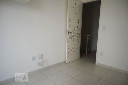Casa de condomínio à venda com 110m², 3 quartos e 2 vagas