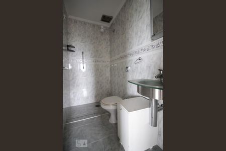 Banheiro de apartamento à venda com 3 quartos, 160m² em Vila Progredior, São Paulo