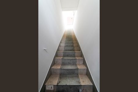 Casa para alugar com 100m², 3 quartos e 3 vagasEscadas Entrada