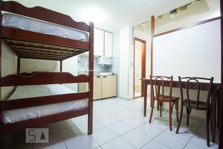 Sala/Cozinha de apartamento para alugar com 1 quarto, 27m² em Asa Norte, Brasília