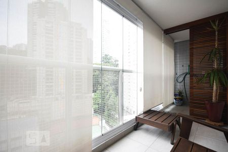Apartamento para alugar com 67m², 2 quartos e 1 vaga Apartamento para alugar com 67m², 2 quartos e 1 vagaVaranda