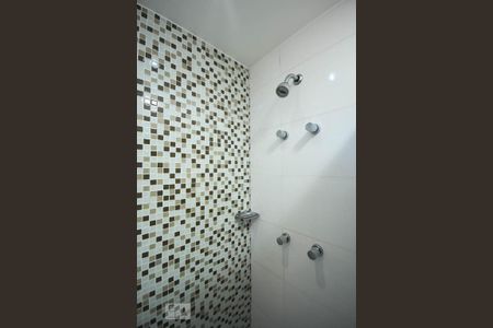 Apartamento para alugar com 67m², 2 quartos e 1 vaga Apartamento para alugar com 67m², 2 quartos e 1 vagaDetalhe do Banheiro Suíte