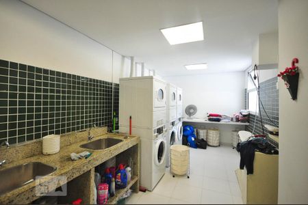 Apartamento para alugar com 67m², 2 quartos e 1 vaga Apartamento para alugar com 67m², 2 quartos e 1 vagaLavanderia