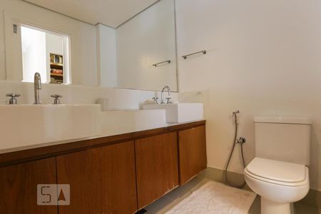 Apartamento à venda com 150m², 3 quartos e 1 vaga Apartamento à venda com 150m², 3 quartos e 1 vagaBanheiro Suíte