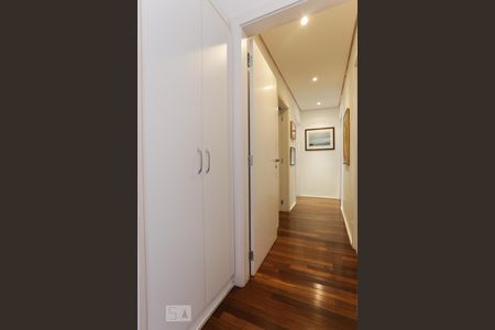 Apartamento à venda com 150m², 3 quartos e 1 vaga Apartamento à venda com 150m², 3 quartos e 1 vagaCorredor