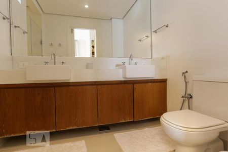 Apartamento à venda com 150m², 3 quartos e 1 vaga Apartamento à venda com 150m², 3 quartos e 1 vagaBanheiro Suíte