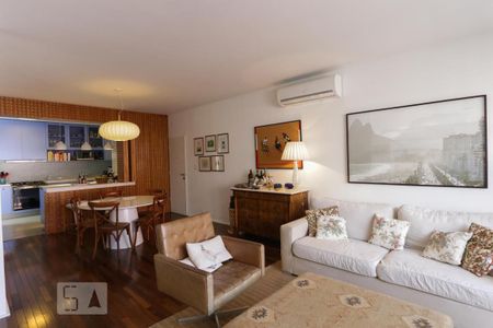 Sala de apartamento à venda com 3 quartos, 150m² em Cerqueira César, São Paulo