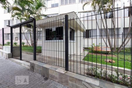 Apartamento para alugar com 110m², 3 quartos e sem vagaFachada