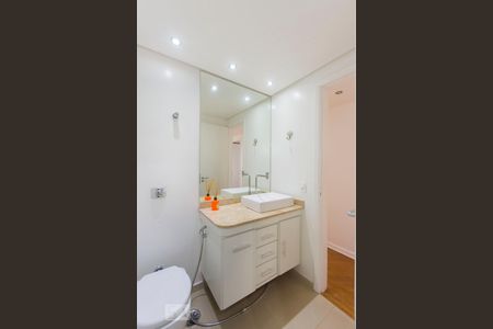 Banheiro de apartamento para alugar com 3 quartos, 67m² em Vila Olímpia, São Paulo