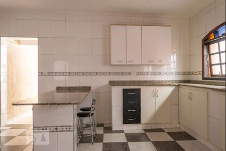 Casa à venda com 200m², 5 quartos e 5 vagasCozinha