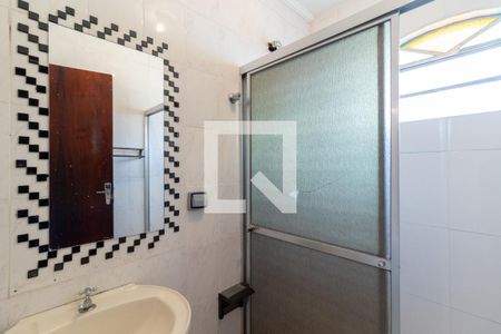 Casa à venda com 92m², 2 quartos e 2 vagasBanheiro 1