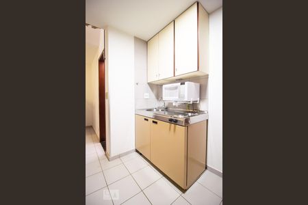 Cozinha de kitnet/studio para alugar com 1 quarto, 27m² em Asa Norte, Brasília