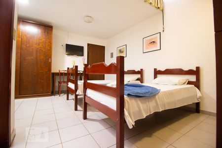 Quarto de kitnet/studio para alugar com 1 quarto, 27m² em Asa Norte, Brasília