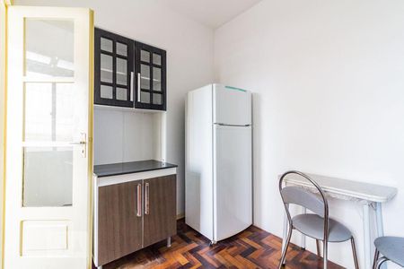 Apartamento à venda com 42m², 1 quarto e sem vagaCozinha - Armários