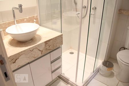 Apartamento à venda com 83m², 3 quartos e 2 vagasBanheiro