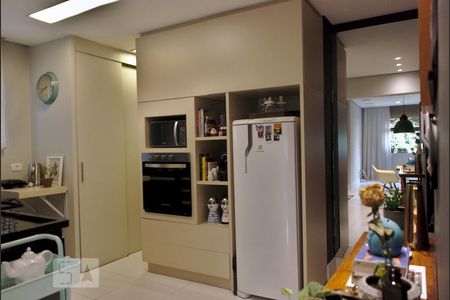 Cozinha de apartamento para alugar com 2 quartos, 68m² em Vila Olímpia, São Paulo